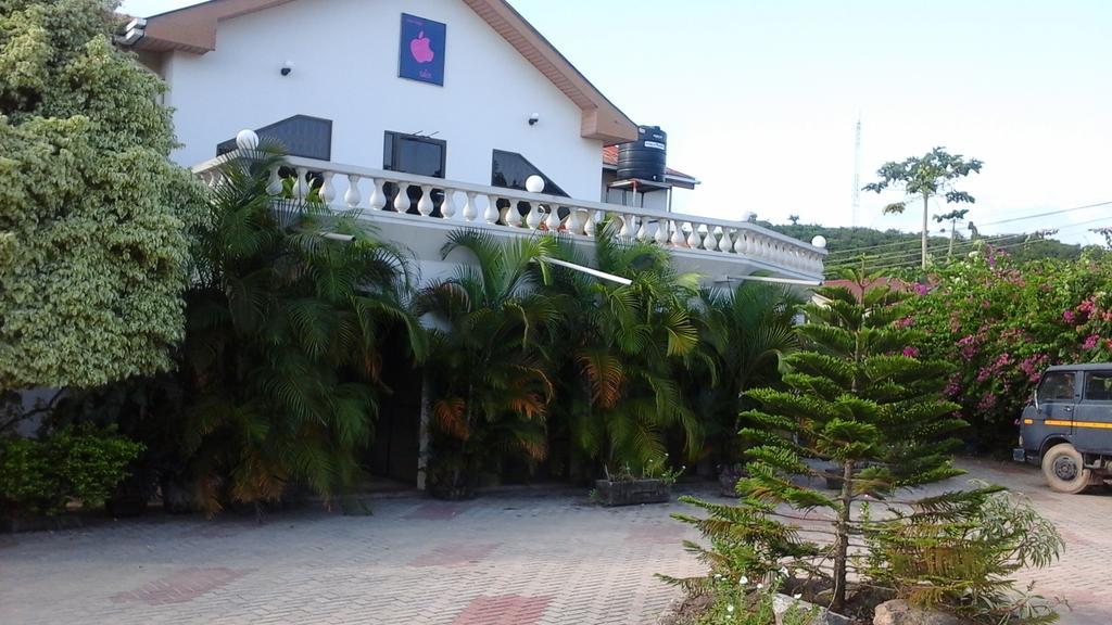 Eden Lodge Cape Coast Ngoại thất bức ảnh